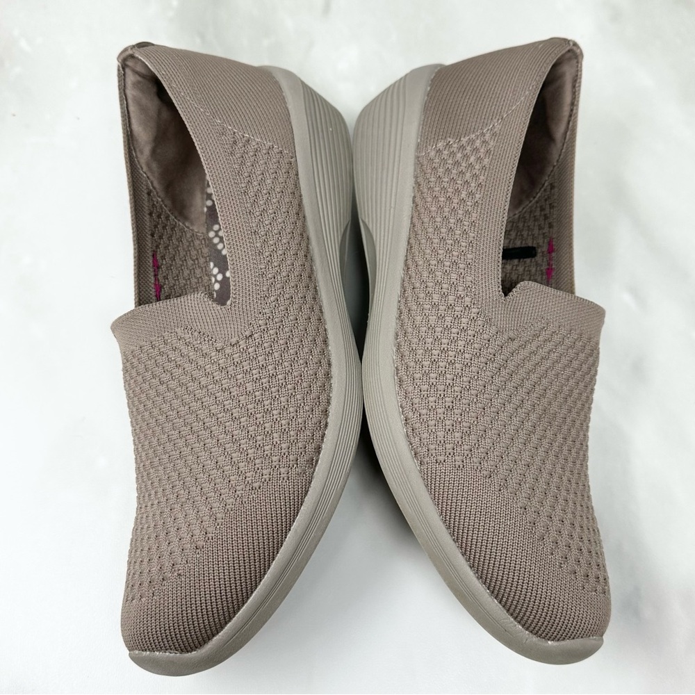 Skechers Arya - Clear Skies Taupe Tan Slip On Memory Foam Sneakers Womens 9 - Picture 5 of 9